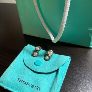 Tiffany & Co. Pearl Elsa Peretti Infinity Figure 8 Sterling Silver 925 Earrings